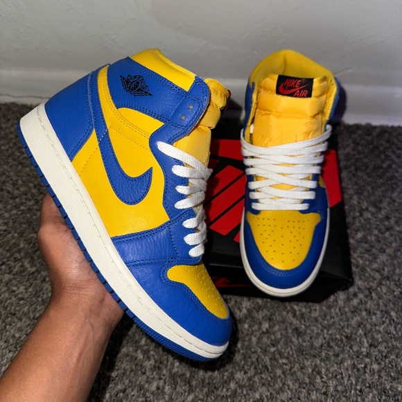 (SOLD) Jordan 1 “Laney” - Picture 1 of 5